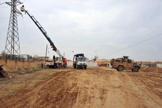 Barış Pınarı bölgesinde trafolar onarılıyor, su kuyuları aktif hale getiriliyor